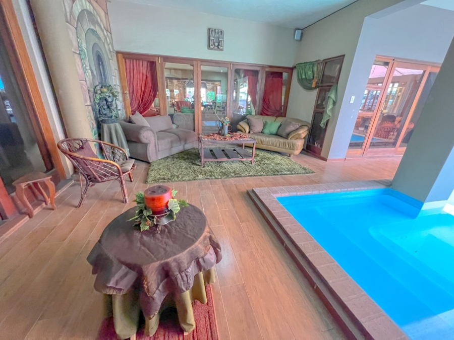 5 Bedroom Property for Sale in Maraldi Estate Free State